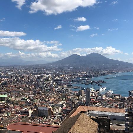 Toledostop Neapel Exterior foto View of the city of Naples