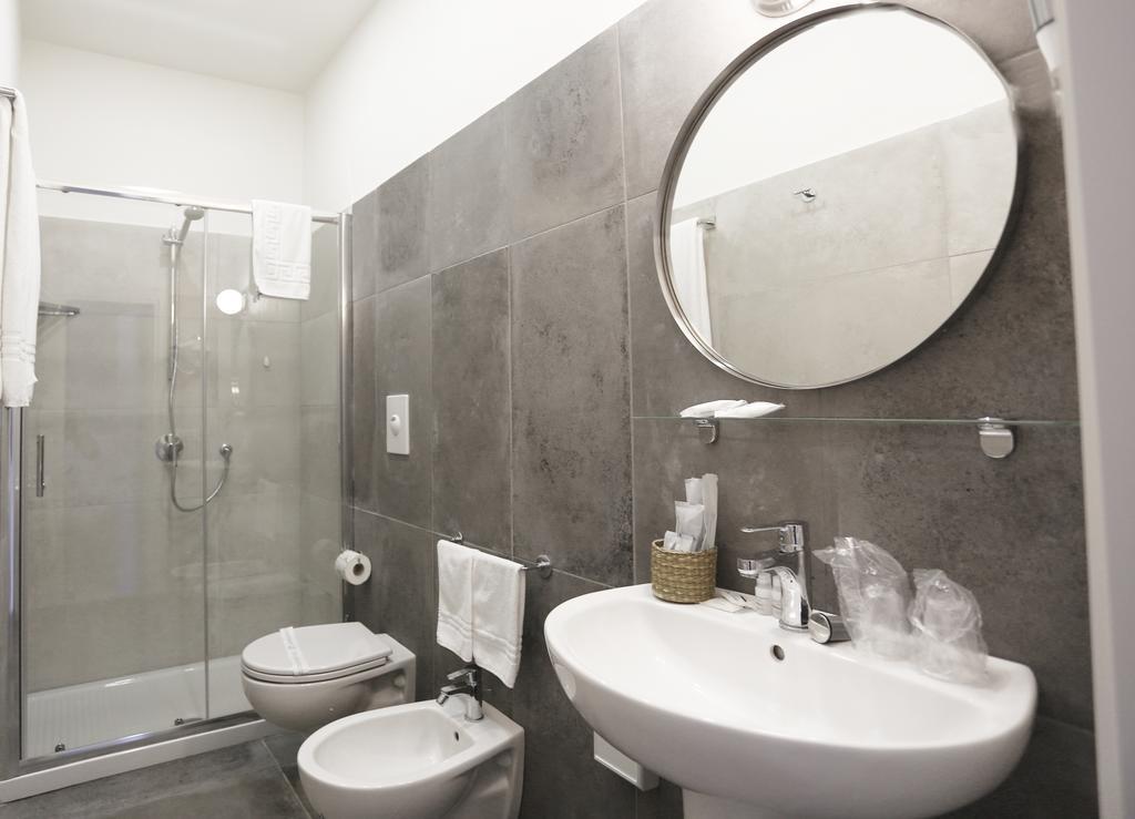 Toledostop Neapel Exterior foto Bathroom