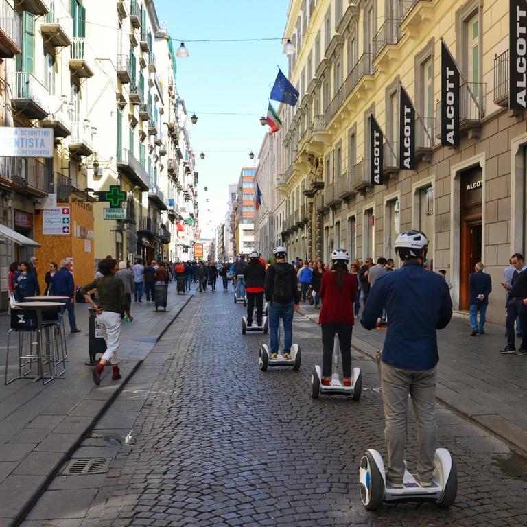 Toledostop Neapel Exterior foto Segway tour in Madrid, Spain