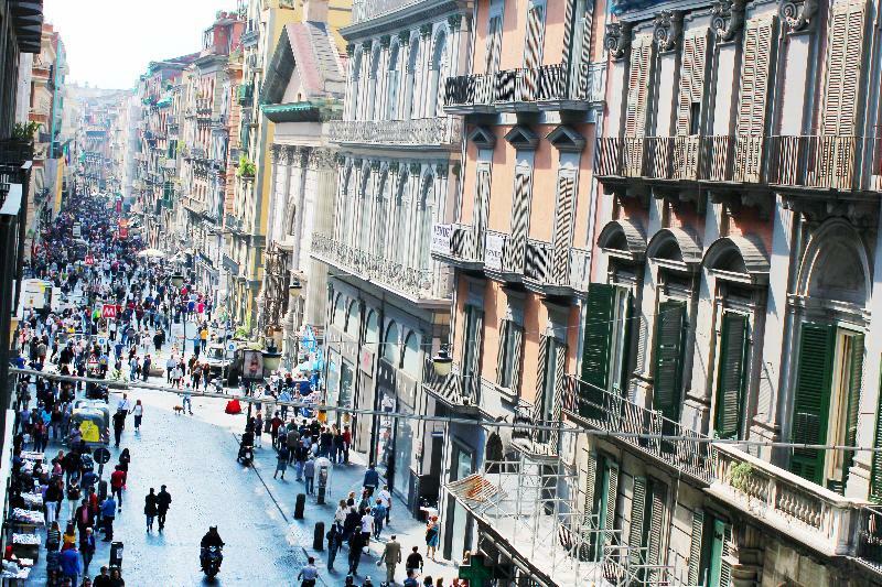 Toledostop Neapel Exterior foto Via Roma