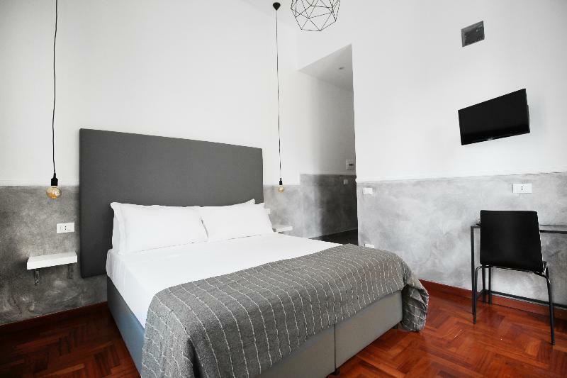 Toledostop Neapel Exterior foto A room at the hotel